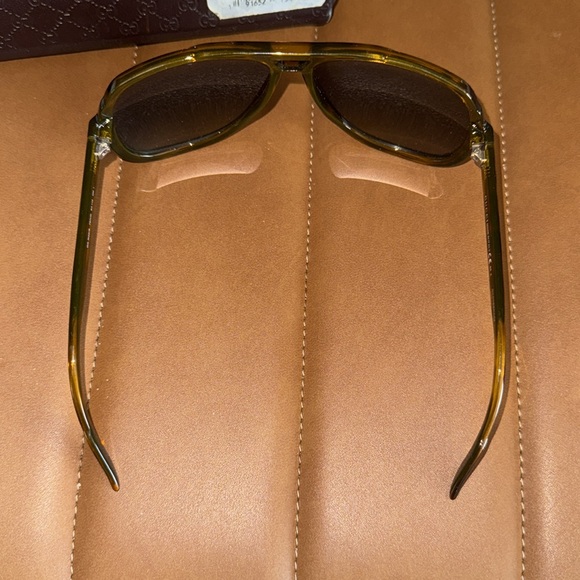 Gucci unisex Men’s Women’s Havana Aviator Sunglasses case and Gucci lens wipe - Picture 4 of 9